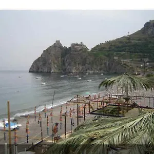 Affittacamere La Grotta, SantʼAlessio Siculo